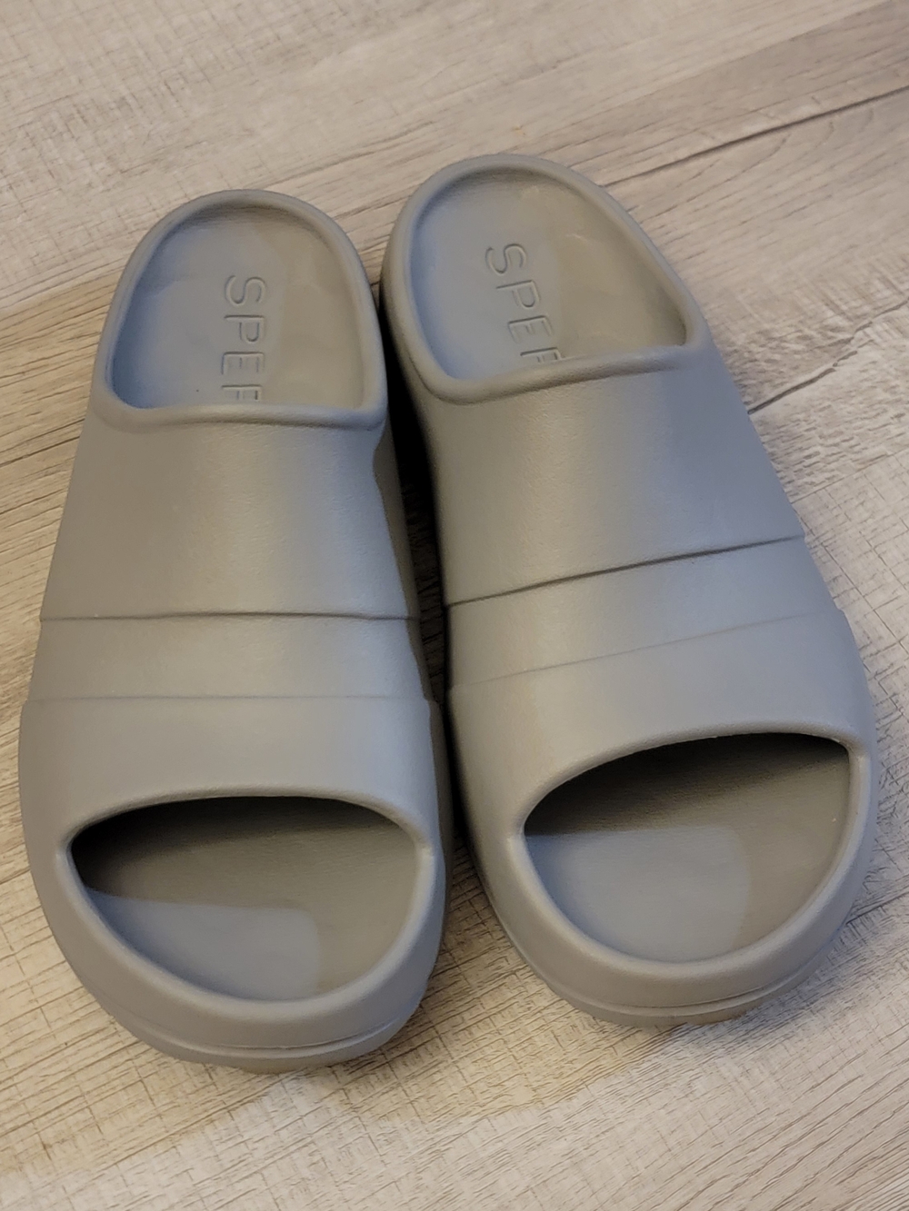 Sperry Men's Slip-On Slide Sandals in Light Gray